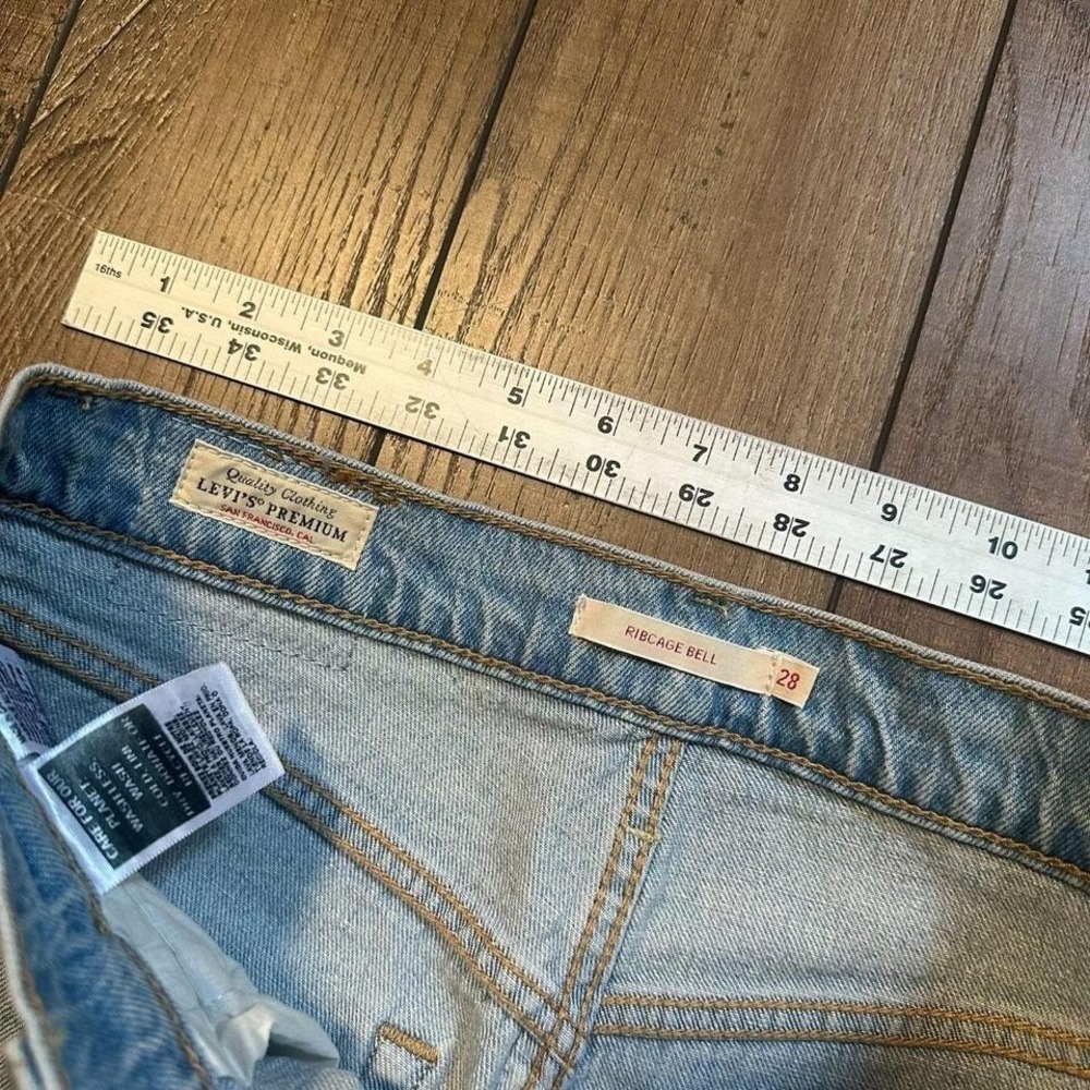 Levi's Light Blue High Rise Wide Leg Jeans - Picture 3 of 8